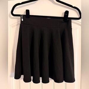 Black Flare Skater Skirt Size Small NWOT Pull On Stretch Athleisure